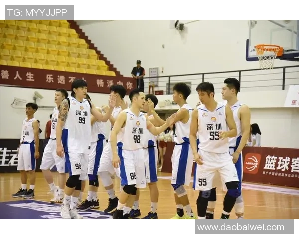 杭州篮球队凭借56分高居冠军赛积分榜首位竞争激烈引人关注 杭州篮球队凭借56分高居冠军赛积分榜首位竞争激烈引人关注