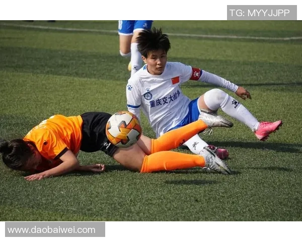 女足力量崛起踢飞足球展现女性风采与竞技精神