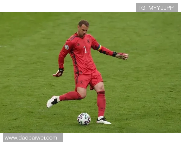 诺伊尔在实况足球中的精彩表现与战术分析探讨 诺伊尔在实况足球中的精彩表现与战术分析探讨