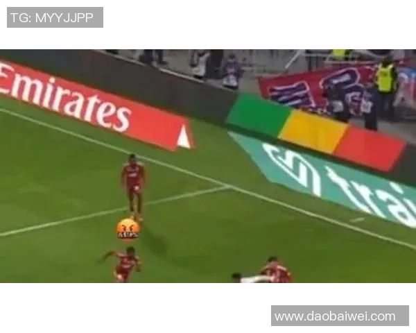 足球开踢激情四溢赛场对决尽显风采球迷欢呼声此起彼伏